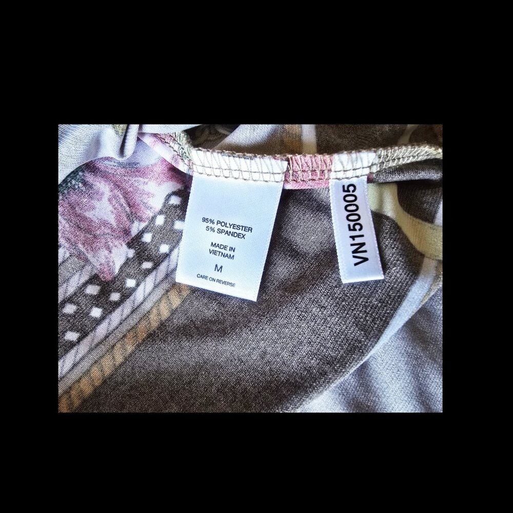 Women’s New York‎ & Company Blouse Size Medium, Excellent Condition - Picture 4 of 4